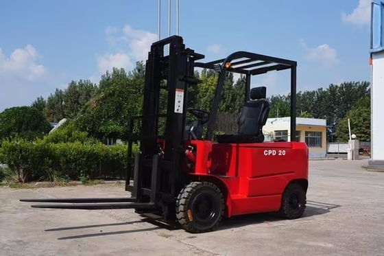 2000 kg Peso Plataforma telescópica de elevación de carretillas elevadoras para todo tipo de terreno y autocarga