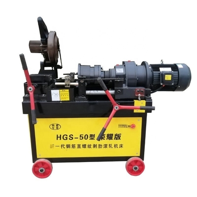 Máquina de rodamiento automática de rosca de rebar para la producción de tornillos versátiles y fáciles