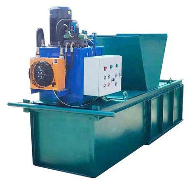 Máquina automotriz de revestimiento de canales de agua para tres trabajadores de la construcción