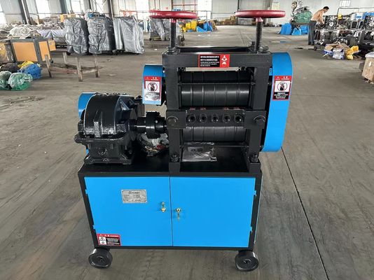 Máquina para enderezar y cortar barras de acero de desecho de 10-25 mm para aplicaciones industriales