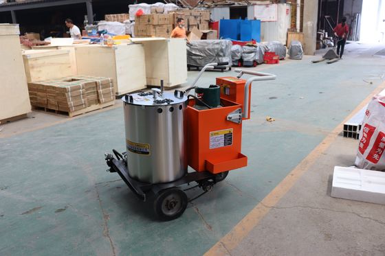 Máquina de marcado de carreteras para revestimiento termoplástico de alta eficiencia de funcionamiento